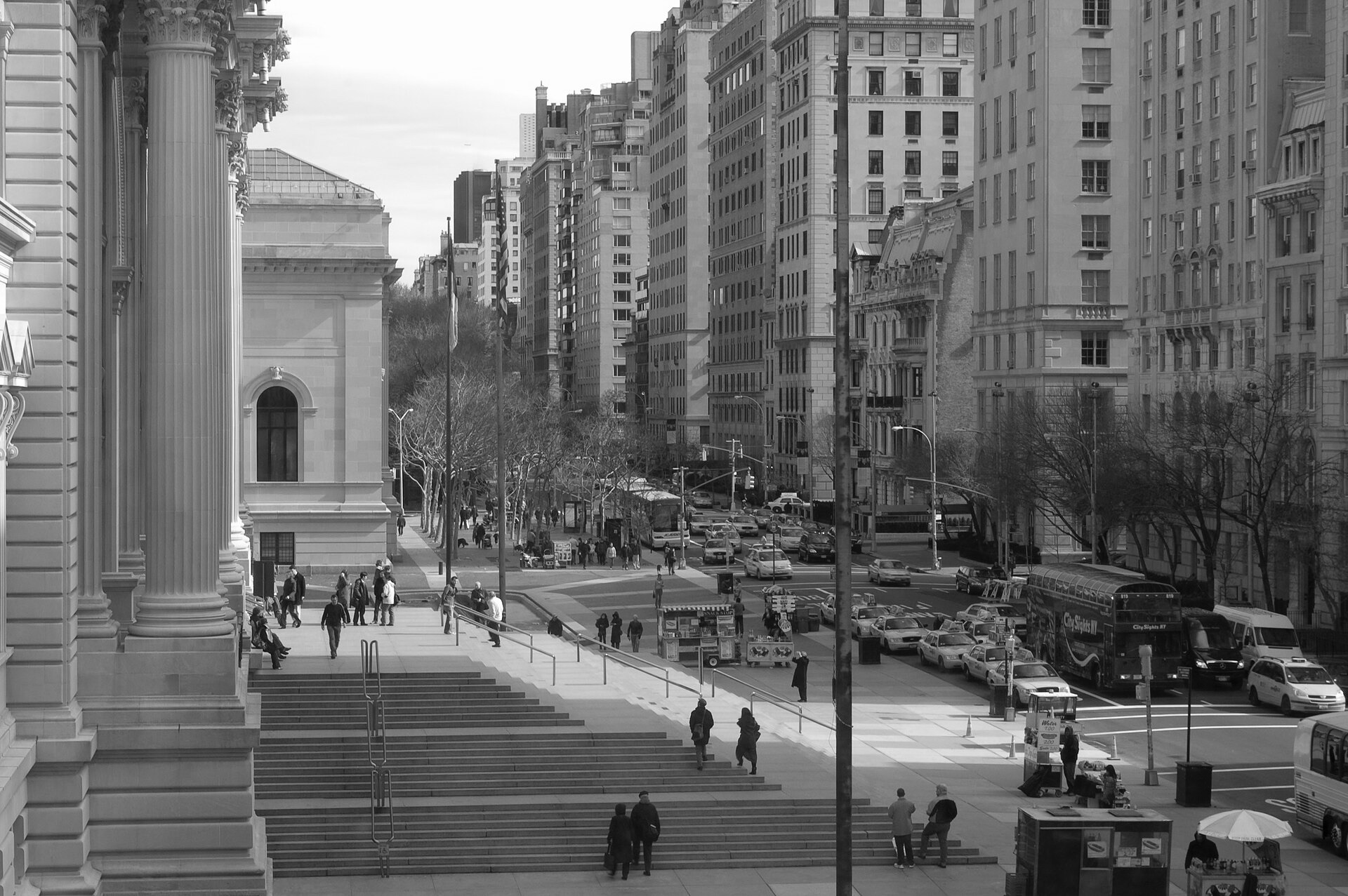 Fifth Avenue in New York, seen from the steps of the Metropolitan Museum